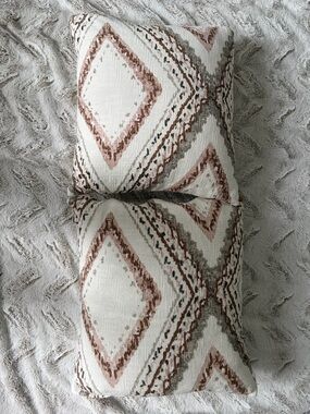 Bouclair Throw Cushions (Pair)
